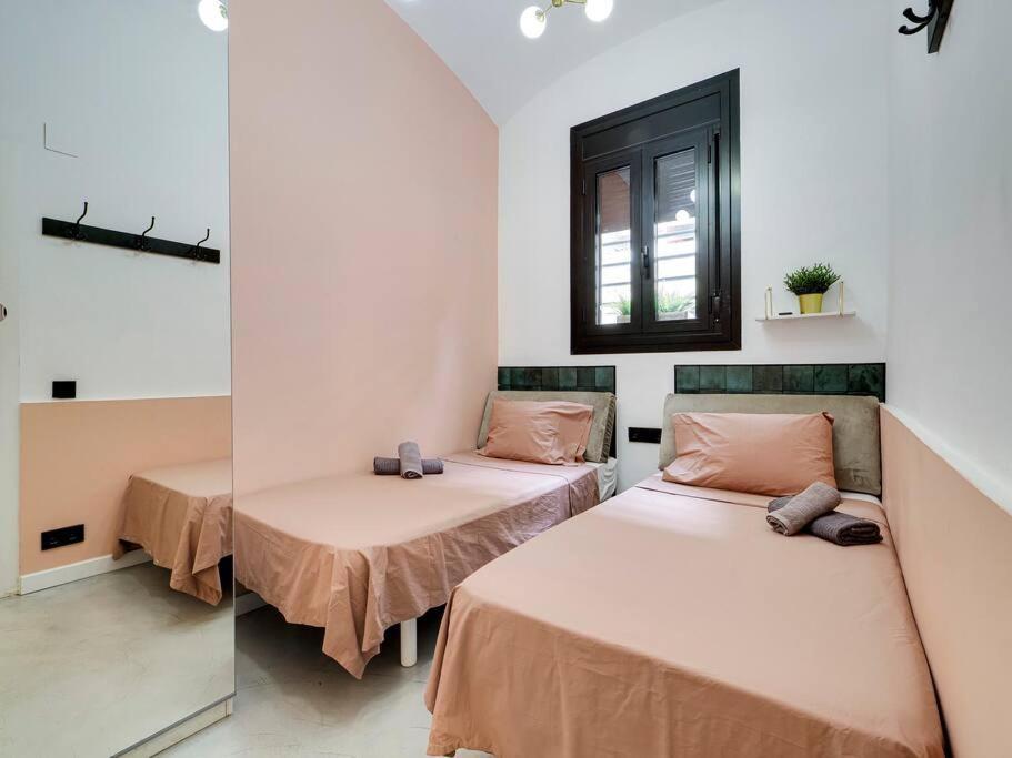 Casa Maria Townhouse- Terrace-4 Bedrooms L'Hospitalet de Llobregat Extérieur photo