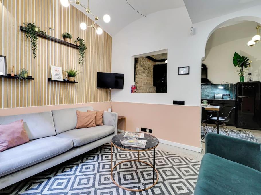 Casa Maria Townhouse- Terrace-4 Bedrooms L'Hospitalet de Llobregat Extérieur photo